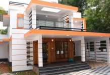 Athani, 8.5 cents plot and 2600 square feet beautiful house