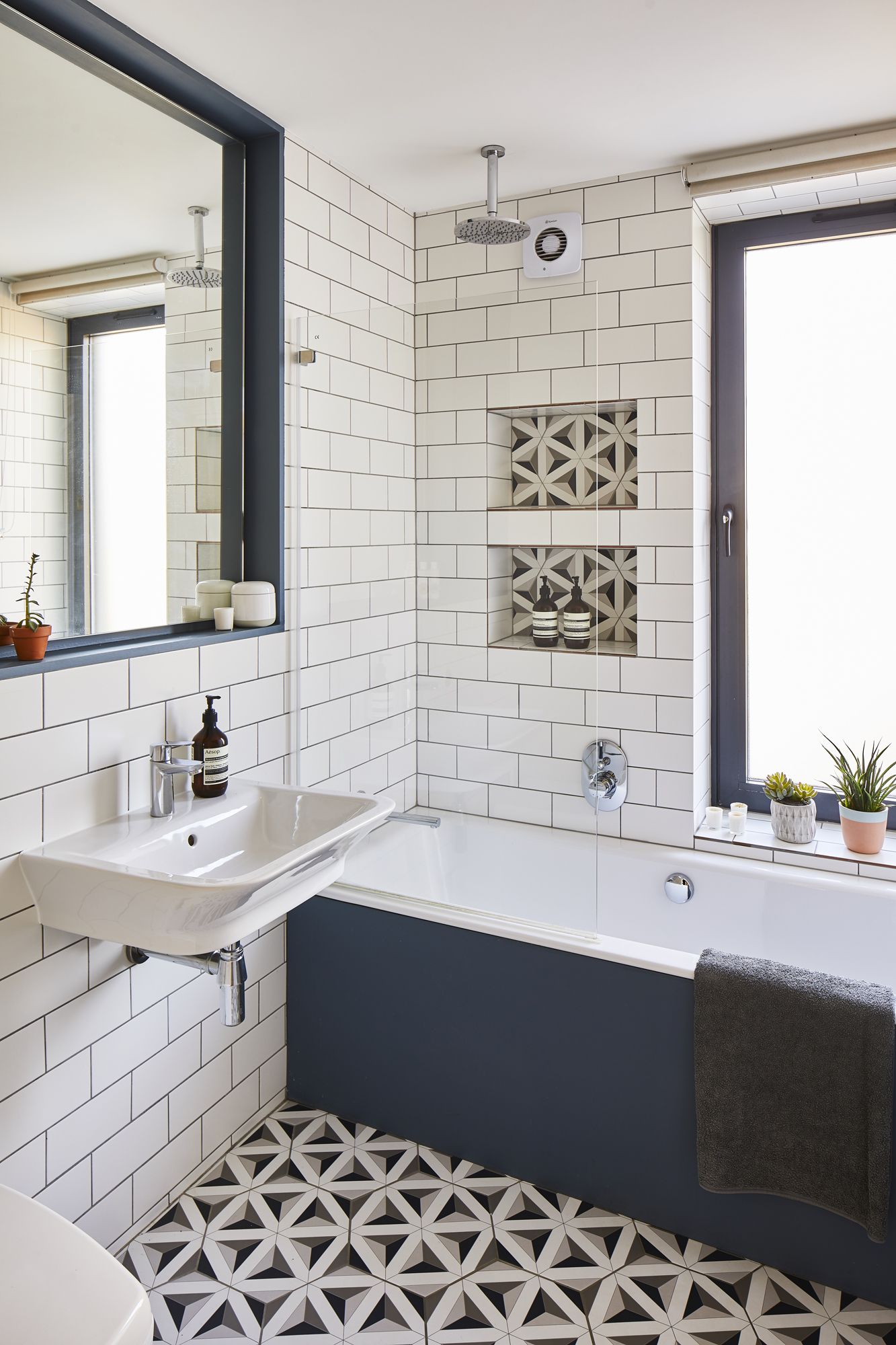 Bathroom tile design ideas